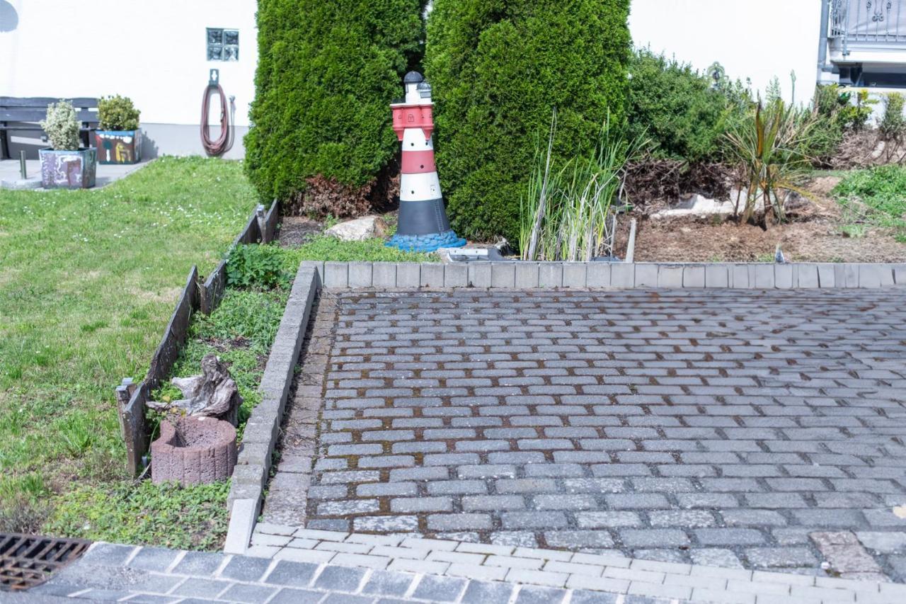 Апартаменти Cozy I Hochwertig Eingerichtet Netflix Parkplatz Nespresso Longkamp Екстер'єр фото